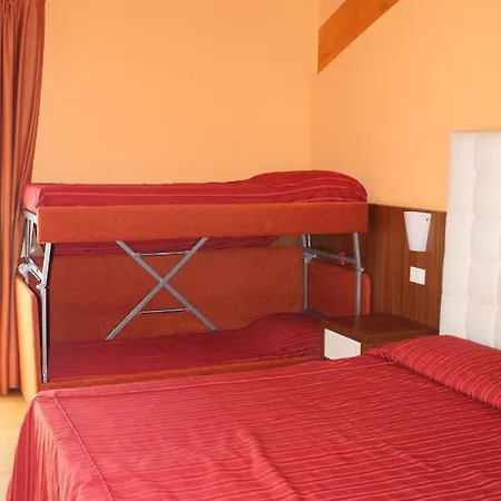 Vienna Hotel 3*